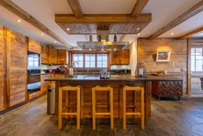 Ample chalet with pool, terrace & garden - Image 4