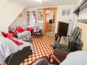 Family-oriented cottage with garden | Dogs allowed - Image 5