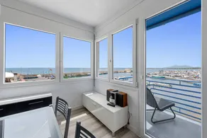 Charmant appartement entièrement équipé avec terrasse | Vue mer | Proche de la plage - Image 3