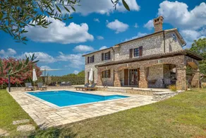 Villa with terrace, private pool & barbeque - Image 2