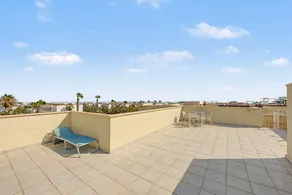 Wohnung mit Pool | Stadtblick - Image 2