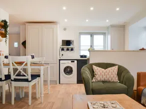 Children-friendly charming cottage with garden | River view | Dogs allowed - Image 2
