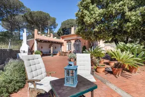 Relaxing 126m² B&B with Pool, No Kitchen, Mountain Views – Argentona - Image 3