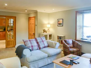 Family-friendly lovely cottage with garden | River view | Pet-friendly - Image 3