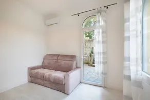 Studio with terrace - Image 4