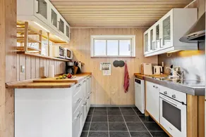 Fully equipped charming holiday home with BBQ, terrace & sauna | Pet-friendly - Image 4