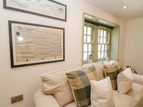 Family-friendly charming cottage - Image 5