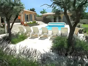 Authentique mas avec piscine en Provence - Image 3