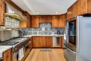 Delightful Cozy Cabin with Hot-Tub and Ideal for Small Groups in Monte Rio, California - Image 3
