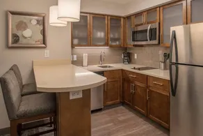 1 Bedroom Queen Suite - Image 2