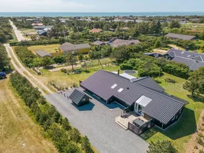 Children-friendly holiday home with terrace, barbecue & hot tub | Pets are welcome - Image 5