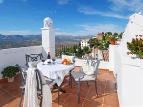 Child-friendly wonderful house with pool & terrace | Suitable for remote work | Pet-friendly - Image 3