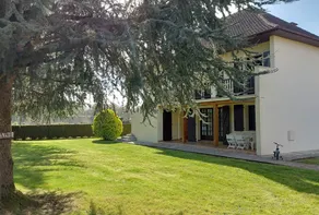 Family-friendly lovely house with garden, barbeque & terrace | Mountain view | Perfect for remote work | Pets are welcome - Image 2