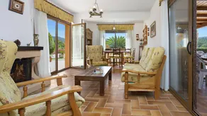Appartement avec jardin, piscine privée et terrasse | Vue montagne - Image 4