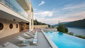 Beachfront villa in Labin with a spa area - Image 2