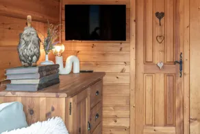 “Cosy Mezzanine Chalet”: Mountain View, Private Terrace & Wi-Fi - Image 5