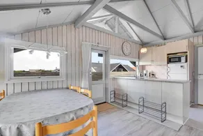 Fully equipped beautiful holiday home with terrace - Image 4