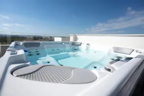 Fully equipped charming holiday home with barbeque, terrace & private pool - Image 2