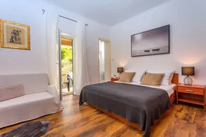 Child-friendly villa with BBQ, terrace & heated pool | Close to the beach - Image 5