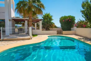 Fully equipped lovely villa with garden, private pool & terrace | Pet-friendly - Image 3