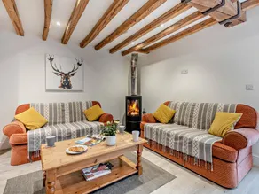 Cottage with barbeque & garden - Image 2