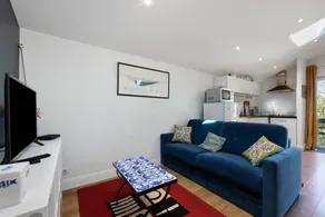 Fully equipped beautiful house with terrace, garden & barbeque | Garden view | Perfect for remote work | Pet-friendly - Image 3