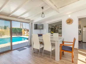 Wohnung mit Grill, Terrasse und privatem Pool - Image 3