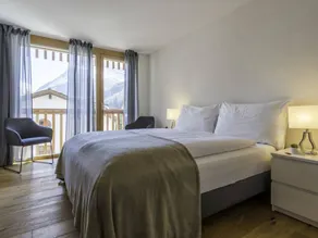 Apartment with garden - Image 3