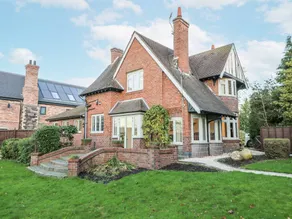 Children-friendly cottage with garden & hot tub | Pets allowed - Image 2