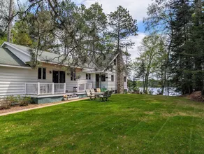Sunrise Shores Fun lakehome on Chain, dock, water toys, firepit, doggies ok - Image 2