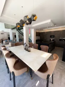 Spacious Villa with Private Pool in Nîmes - Image 3