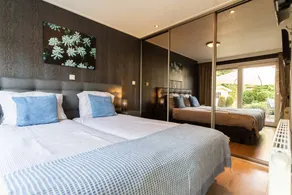 Holiday park with terrace, garden & jacuzzi - Image 3