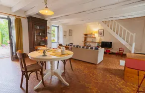 Cottage adapté aux familles avec terrasse et jardin | Vue jardin - Image 3