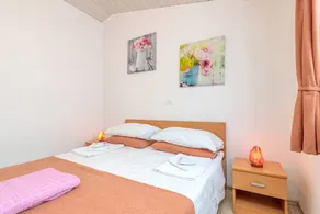 Flat with garden & BBQ | Mountain view - Image 5
