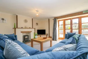 Cottage with garden - Image 2