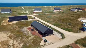 Fully equipped holiday home with hot tub, barbecue & terrace | Beach nearby | Dogs allowed - Image 3