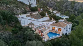 House with garden, private pool & terrace - Image 4