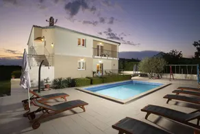 Familienfreundliche gemütliche Villa mit privatem Pool, Terrasse und Garten | Naturblick | Haustierfreundlich - Image 4