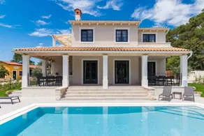 Fully equipped spacious villa with terrace, private pool & barbeque | Pets are welcome - Image 5