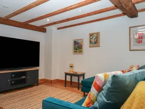 Child-friendly cottage with terrace & garden | Dogs allowed - Image 5