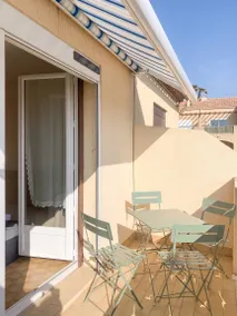 Appartamento totalmente attrezzato con terrazza | Vista sul mare | Accanto alla spiaggia - Image 2