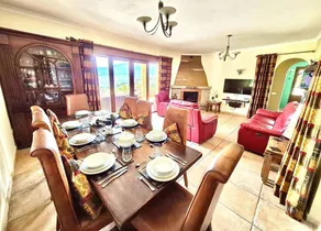 Holiday Home 'Casa Montes' with Lake View, Wi-Fi and Air Conditioning - Image 4
