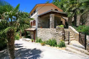 Villa mit Grill, schnellem Internet und Garten | Bergblick - Image 2