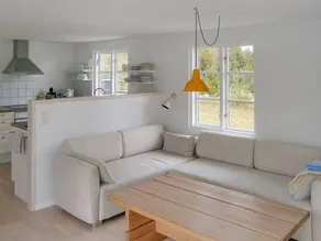 Family-friendly house with barbeque & terrace - Image 4