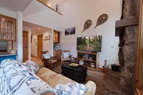 Appartement en copropriété avec internet haut débit, jacuzzi et piscine chauffée | Vue montagne - Image 2