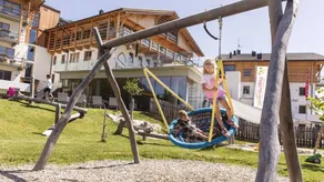 Wohnung mit Terrasse, Pool und Garten - Image 2