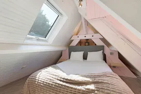 Bed and Breakfast 'Annexe' with Shared Pool, Wi-Fi and Air Conditioning - Image 2
