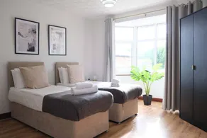 Bright and Spacious 4 Bedroom Home in Bedford - Image 5