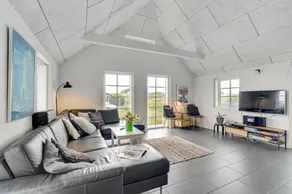 Fully equipped spacious house with sauna, terrace & jacuzzi | Sea view | Beach nearby | Pets allowed - Image 4
