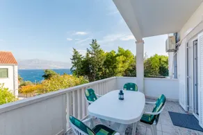 Apartamento vacacional con jardín, terraza y barbacoa - Image 2